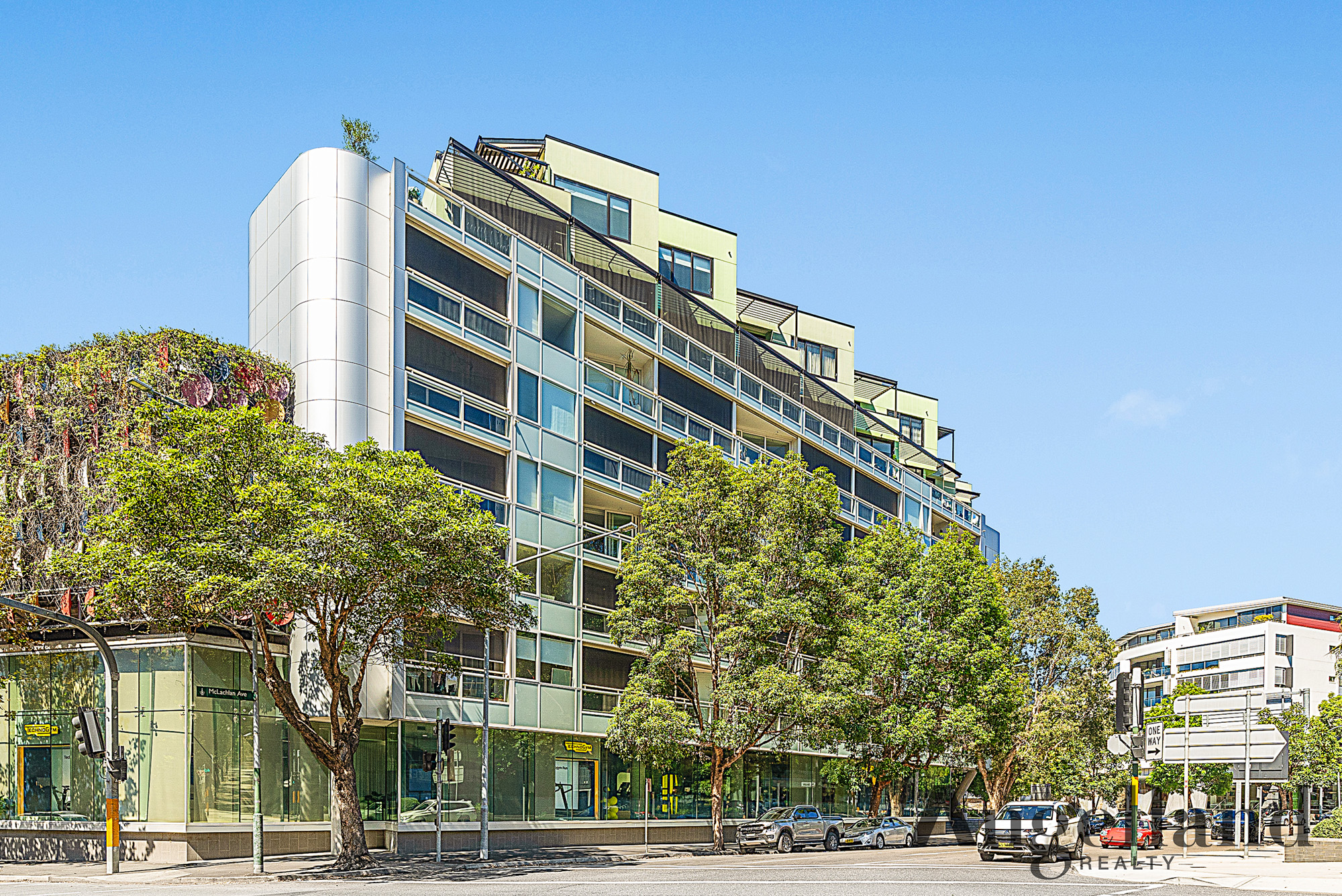 37/20 Mclachlan Avenue Image 1