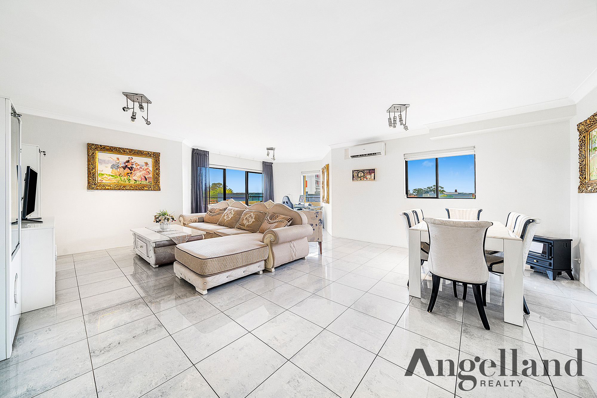 13/62-68 Sharp Street Image 2