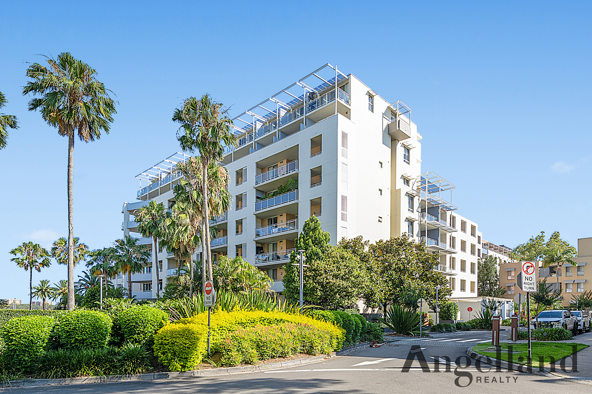 850/2 The Crescent Wentworth Point 1