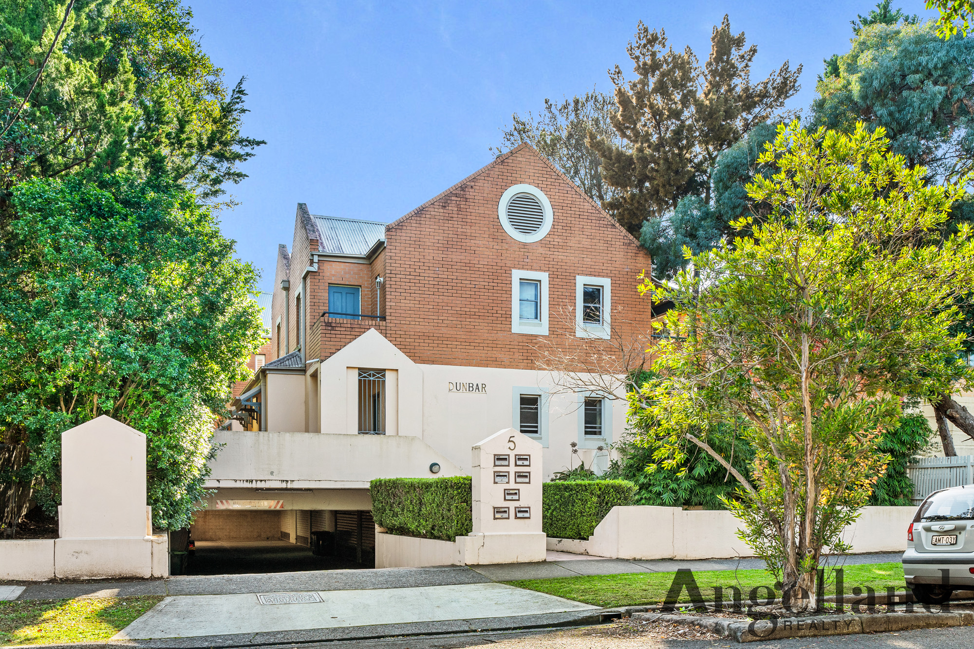 2/5 Brisbane Street Harris Park 1