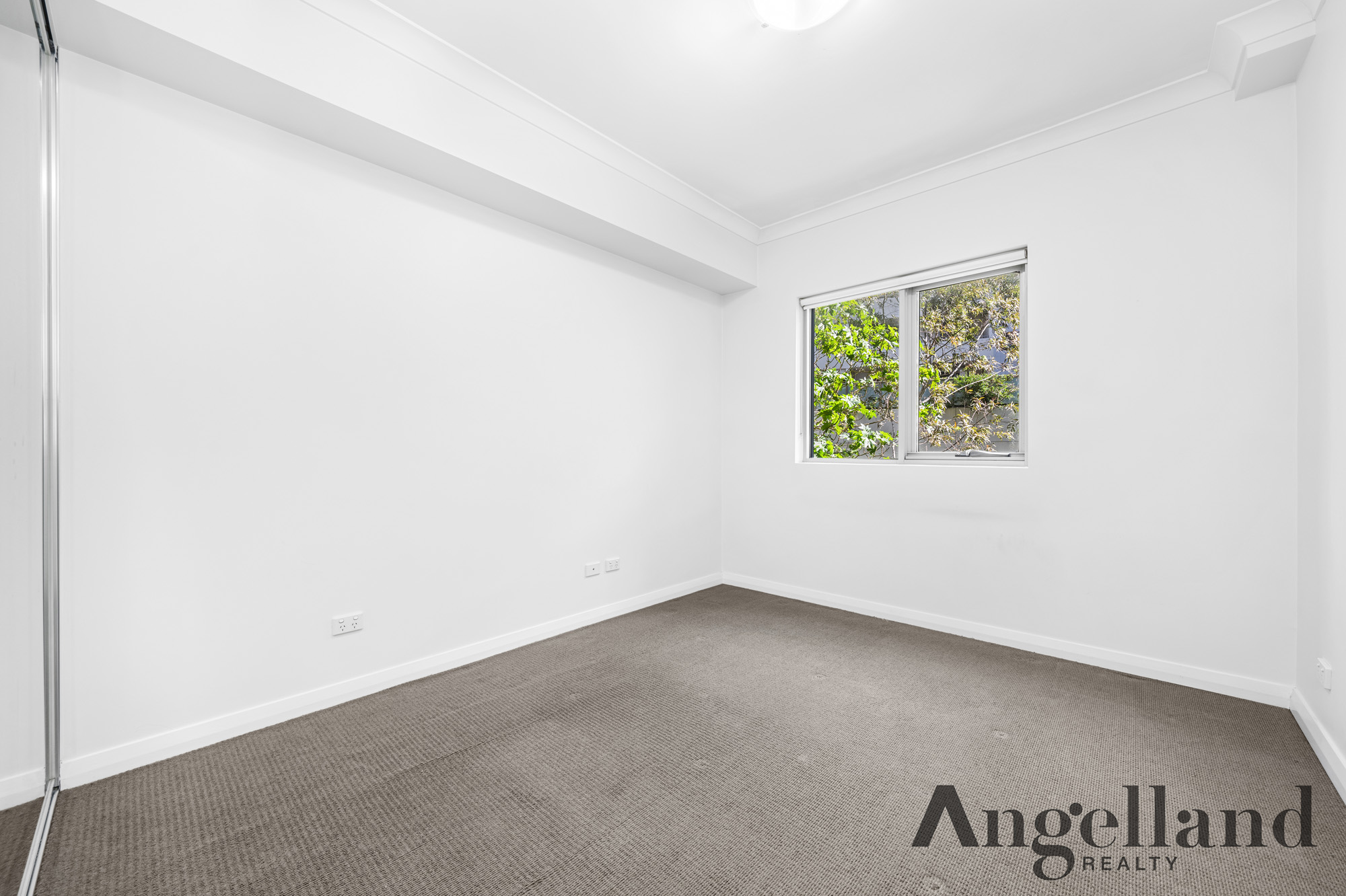 104/26 Marsh Street Wolli Creek 4