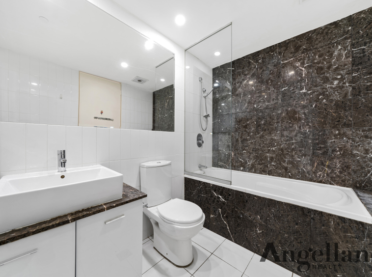 61/3 Railway Parade Burwood 6